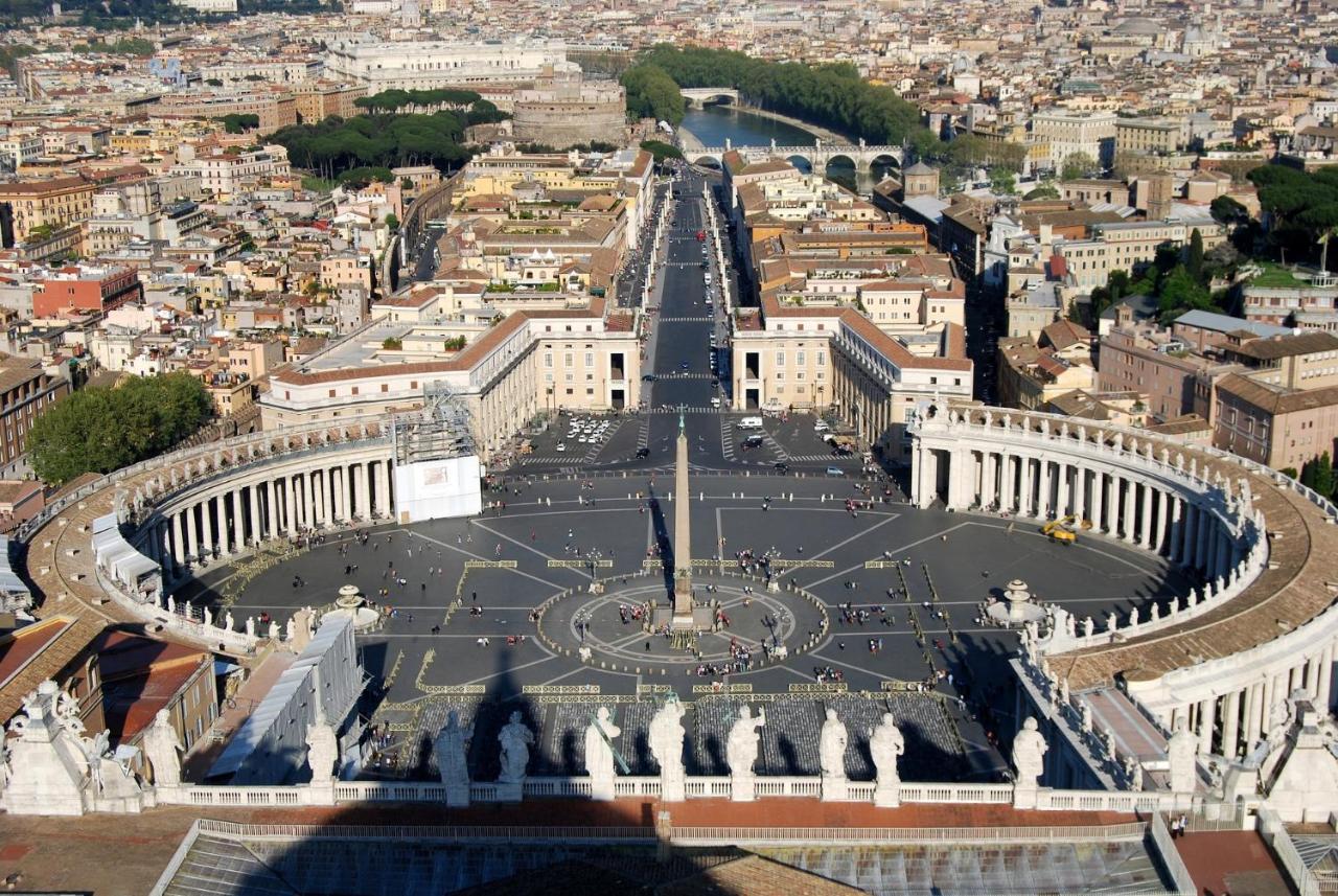 Vatican 84 — Foto 2